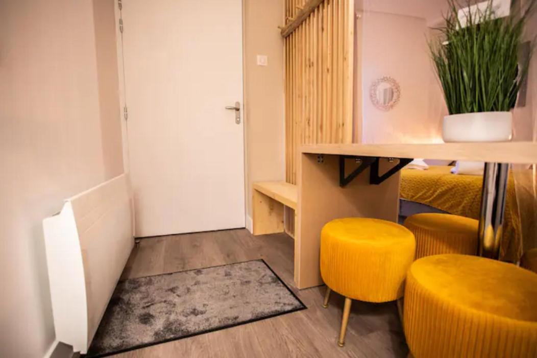 Le Canal Parking Gratuit Home-One Dole Zewnętrze zdjęcie